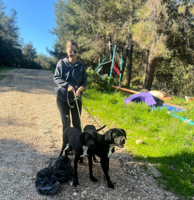 2 zwarte pointers uitlaten2